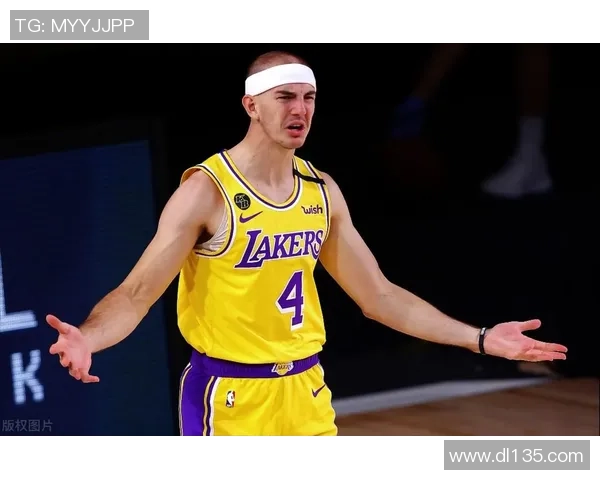 湖人对决快船卡鲁索的精彩表现引发球迷热议与期待